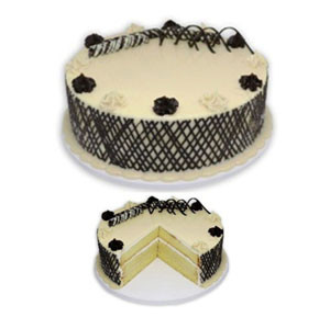 Regal Delight: King's Royal Vanilla Cake Majesty