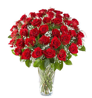 Blooming Beauty: Deshi Roses with Vase