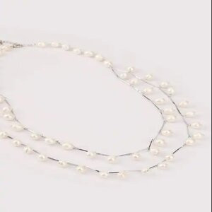 Pristine Elegance: White Mother Pearl Necklace