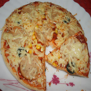 Pizza Chicken Salami From "Italian Pizza House"
