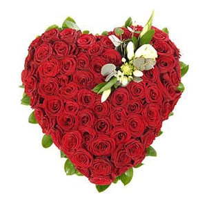 Radiant Deshi Red Roses: A Valentine's Heart Bouquet