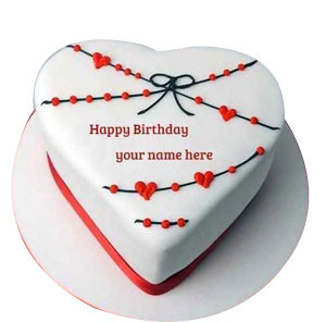 Sweet Temptations: Cake's Delight Vanilla Heart Cake