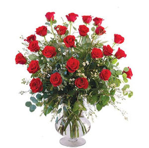 Blooming Beauty: Deshi Roses in a Vase