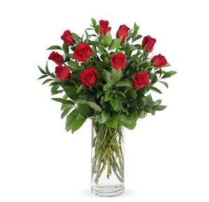 Deshi Roses in Vase: A Graceful Arrangement